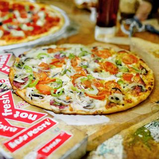 Піца Любительська715г