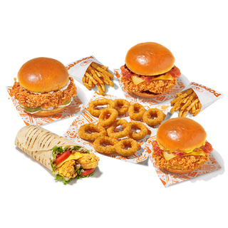2 Burger a elegir o Chicken Wrap + 2 Patatas + 10 Aros