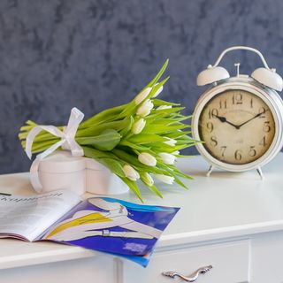 Buchet din 19 lalele albe