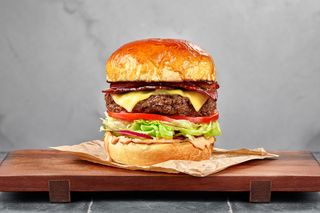 Bacon deluxe i pomfrit