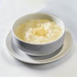 Каша рисовая с клубничным топпингом