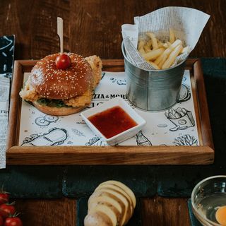 Chicken burger meniu