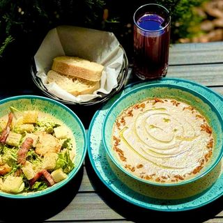 Гурман-ланч з грибним супом та Цезарем