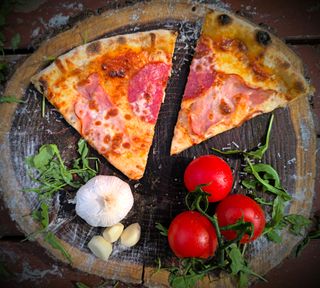 Pizza Prosciutto Salami Ø32cm