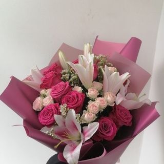 Bouquet de fleurs mélange impor/ local 