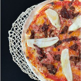 Vega pizza con pera y vegabacon