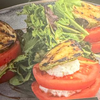 Салата Домати с мус от сирена (400г)