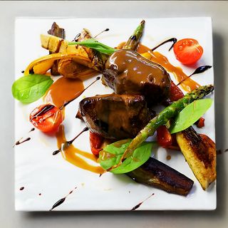 Фермерська теляча вирізка під соусом Деміглас (510гр)