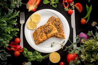 Șalău file în crustă crocanta cu cartofi copti