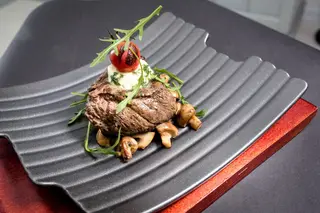 Филе миньон с грибами/ File mignon cu champignon