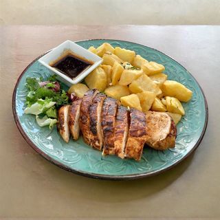 Friptură de pui și cartofi cu rozmarin