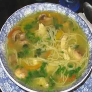 Sopa de Pollo con Champiñones