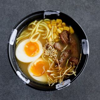 Рамен з яловичиною (440г)