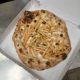 Margherita con patatine bianca