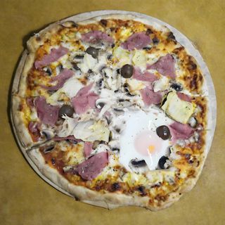 Pizza Vesuvio Familiar