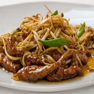 Ternera con brotes de soja 