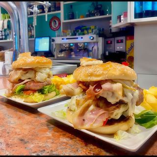 Hamburguesa de la casa