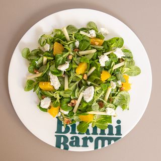 Ensalada De Canónigo Con Manzana Y Queso De Cabra