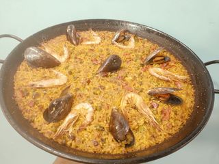 Paella de marisco (2 personas)