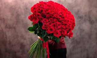 100 Red Roses