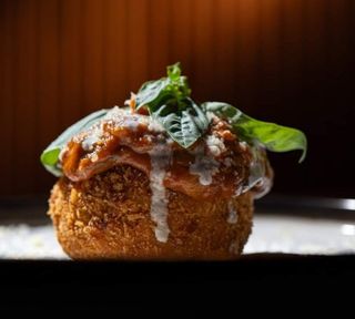 Frittatina con parmigiana, stracciata e parmigiano