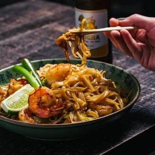 PAD THAI CON VERDURAS Y GAMBAS