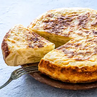 Tortilla de patatas Con beicon y queso para 4-5 personas