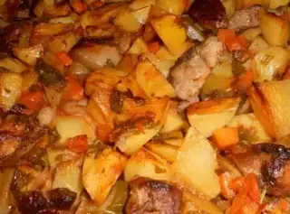 46. Свинско с картофи (800г)