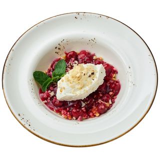 Десерт з вишнею