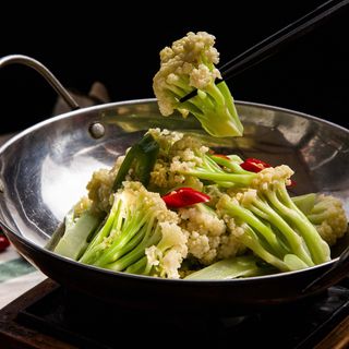  Specialità di cavolfiore con carne 干锅花菜