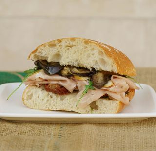 Mortadella și Scamorza afumata