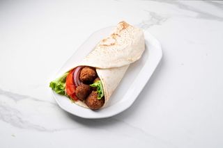 Kanapka falafel z hummusem