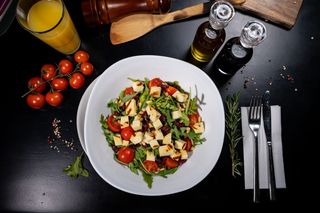 Salata Halloumi 