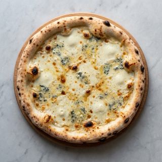 Pizza quattro formaggi