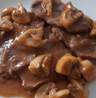 52. Ternera Con Champiñones