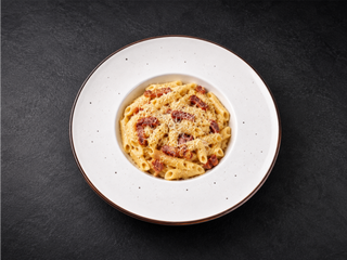 Zestaw 16. Penne carbonara w sosie śmietanowym