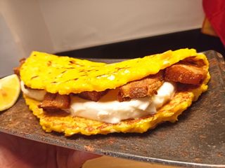 Cachapa de cochino frito