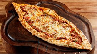 Pide carne vita si cascaval