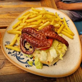 Chipirones (Mini Fried Squid)(1.4)