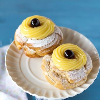 Zeppola di sangiusepe crema amarena