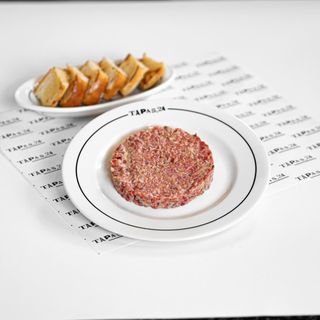 Tartar de Tomate  con Tostaditas de pan
