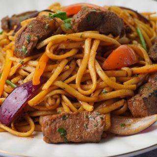 Tallarines Salteados de ternera