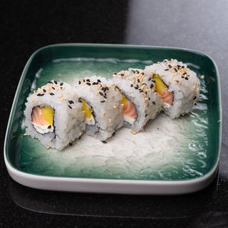 9S. Salmón Con Mango Y Philadelphia (8 Uds.)