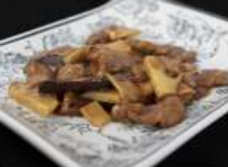 188/ Manzo con funghi e bambù