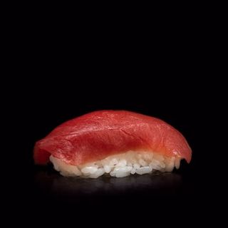 041. Nigiri De Atún (6 Pzs.)