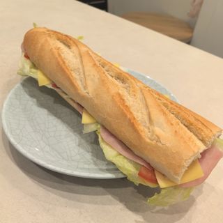 Bocadillo vegetal jamón dulce y queso 