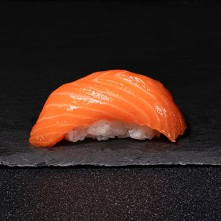 Нігірі з Лососем