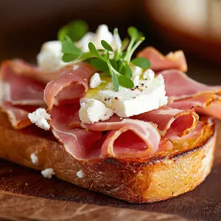 Tosta De Jamón Ibérico Con Rulo De Cabra