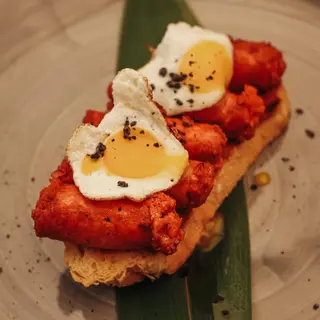 Tosta De Chistorra Y Huevo De Codorniz