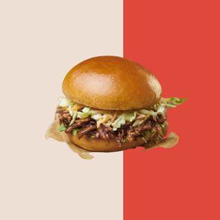 Hamburguesa Mexicana con patatas fritas pequeñas